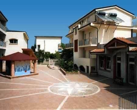 Aquamarine Residence Даволи Екстериор снимка