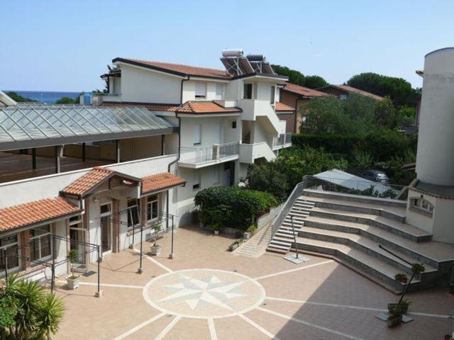 Aquamarine Residence Даволи Екстериор снимка