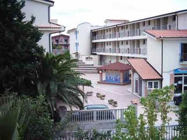 Aquamarine Residence Даволи Екстериор снимка