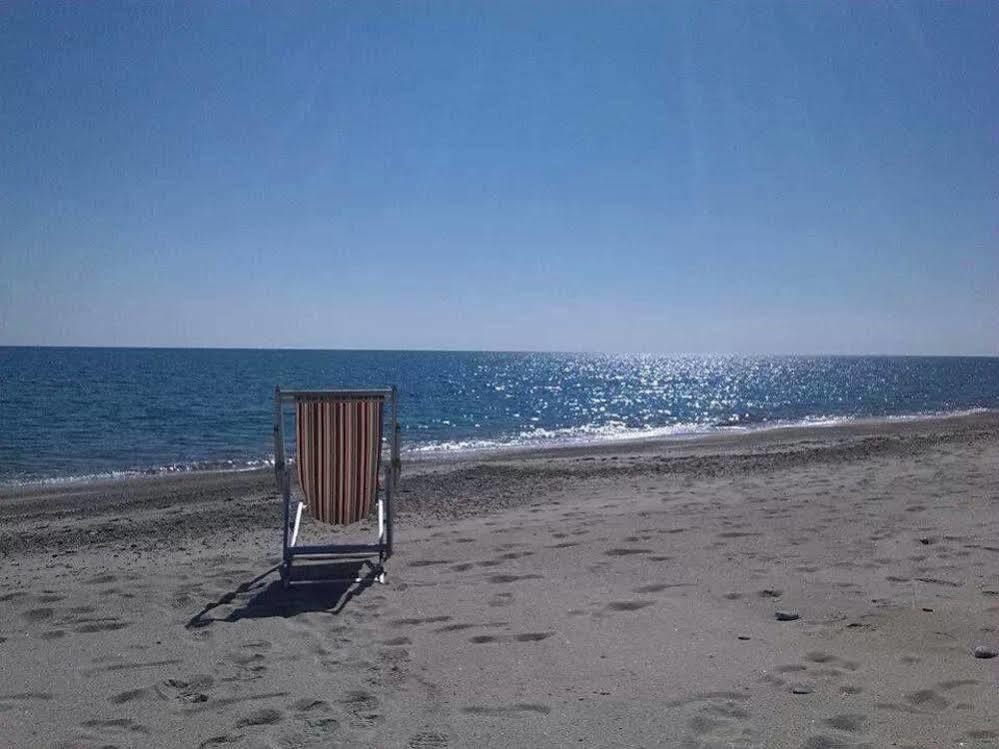 Aquamarine Residence Даволи Екстериор снимка